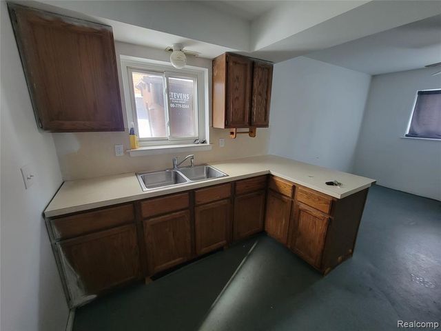 30022 White Street, Rockwood, MI 48173