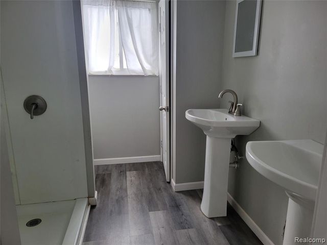 30022 White Street, Rockwood, MI 48173