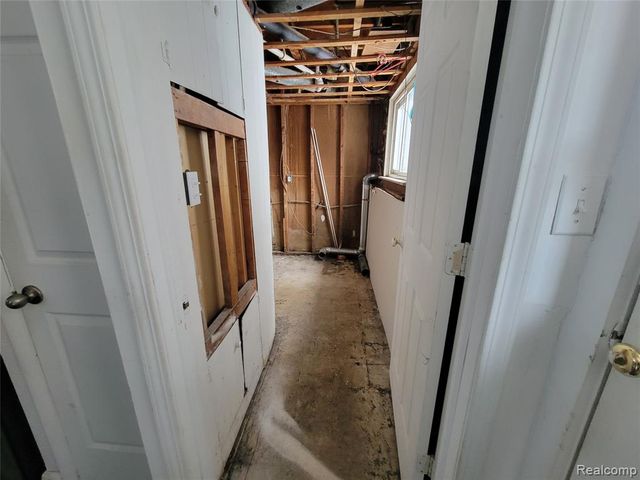 30022 White Street, Rockwood, MI 48173