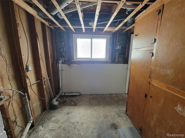 30022 White Street, Rockwood, MI 48173