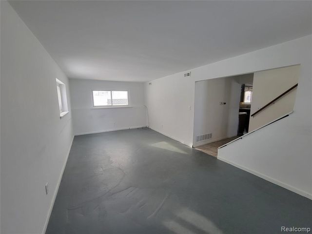 30022 White Street, Rockwood, MI 48173