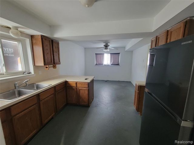 30022 White Street, Rockwood, MI 48173