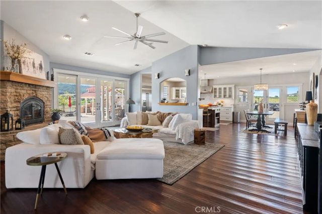 2325 Bella Tierra, Paso Robles, CA 93446