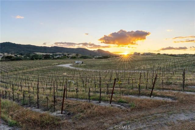 2325 Bella Tierra, Paso Robles, CA 93446