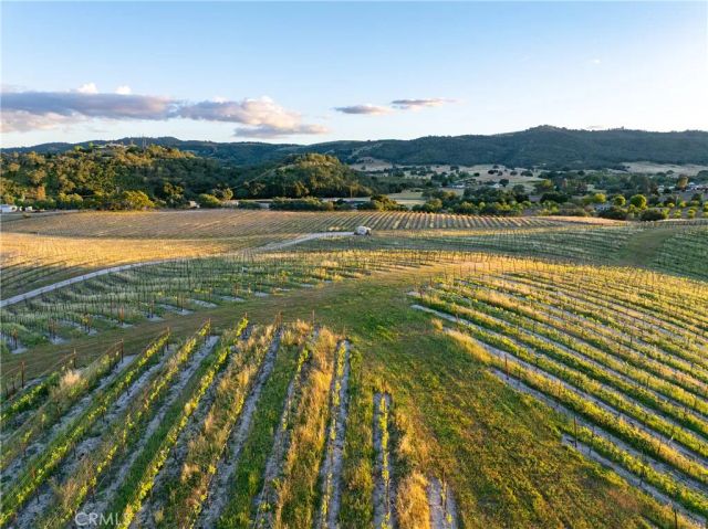 2325 Bella Tierra, Paso Robles, CA 93446