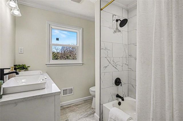 8832 Twin Oaks Drive, Jonesboro, GA 30236