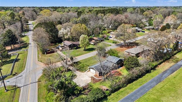 8832 Twin Oaks Drive, Jonesboro, GA 30236