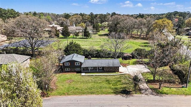 8832 Twin Oaks Drive, Jonesboro, GA 30236