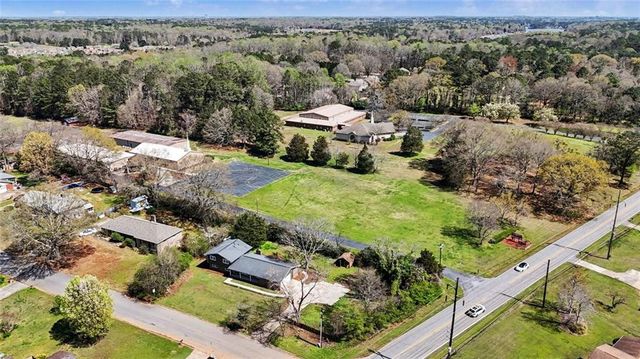 8832 Twin Oaks Drive, Jonesboro, GA 30236