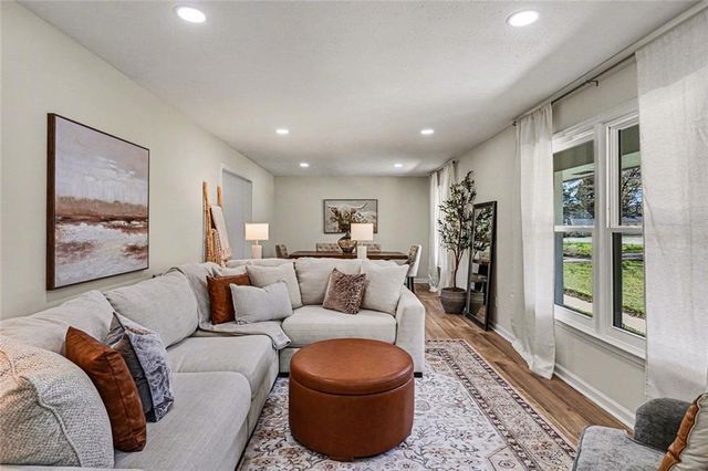 8832 Twin Oaks Drive, Jonesboro, GA 30236