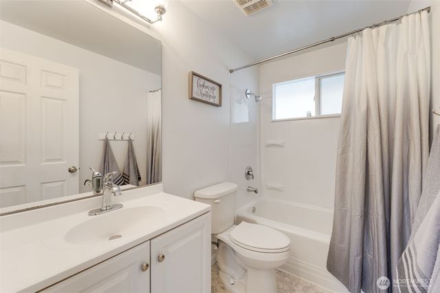 10664 63rd Avenue S, Seattle, WA 98178