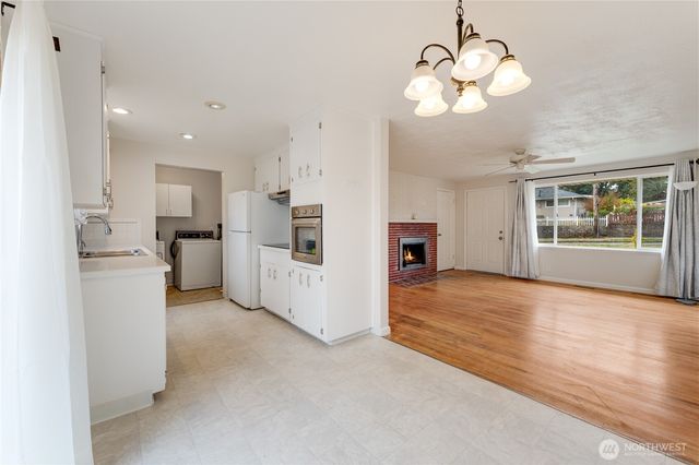 10664 63rd Avenue S, Seattle, WA 98178