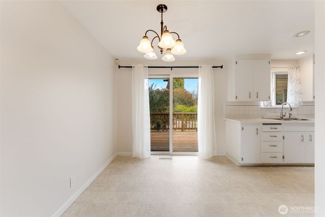 10664 63rd Avenue S, Seattle, WA 98178