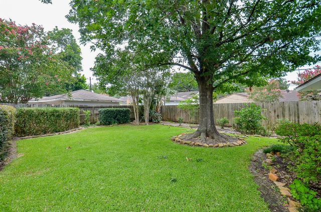 10623 Longmont Drive, Houston, TX 77042