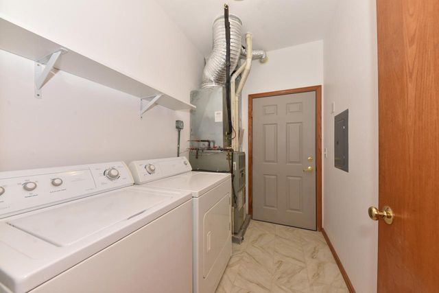 1522 Iroquois AVENUE, Grafton, WI 53024
