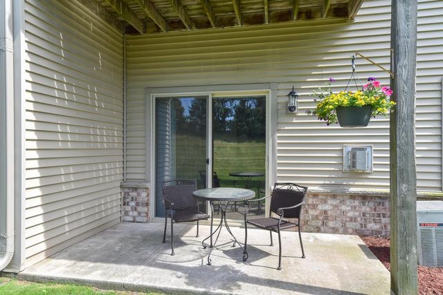 1522 Iroquois AVENUE, Grafton, WI 53024