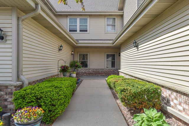1522 Iroquois AVENUE, Grafton, WI 53024