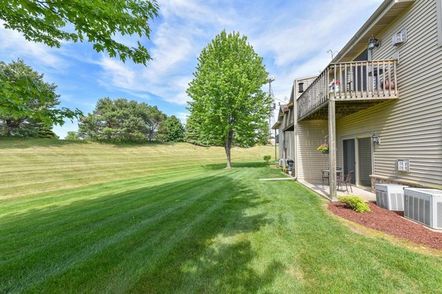 1522 Iroquois AVENUE, Grafton, WI 53024