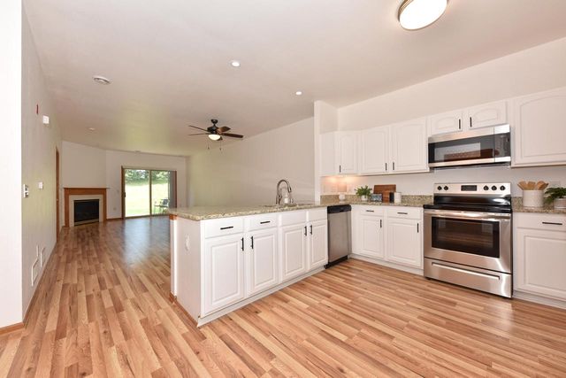 1522 Iroquois AVENUE, Grafton, WI 53024