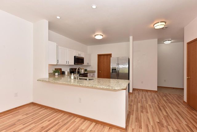 1522 Iroquois AVENUE, Grafton, WI 53024