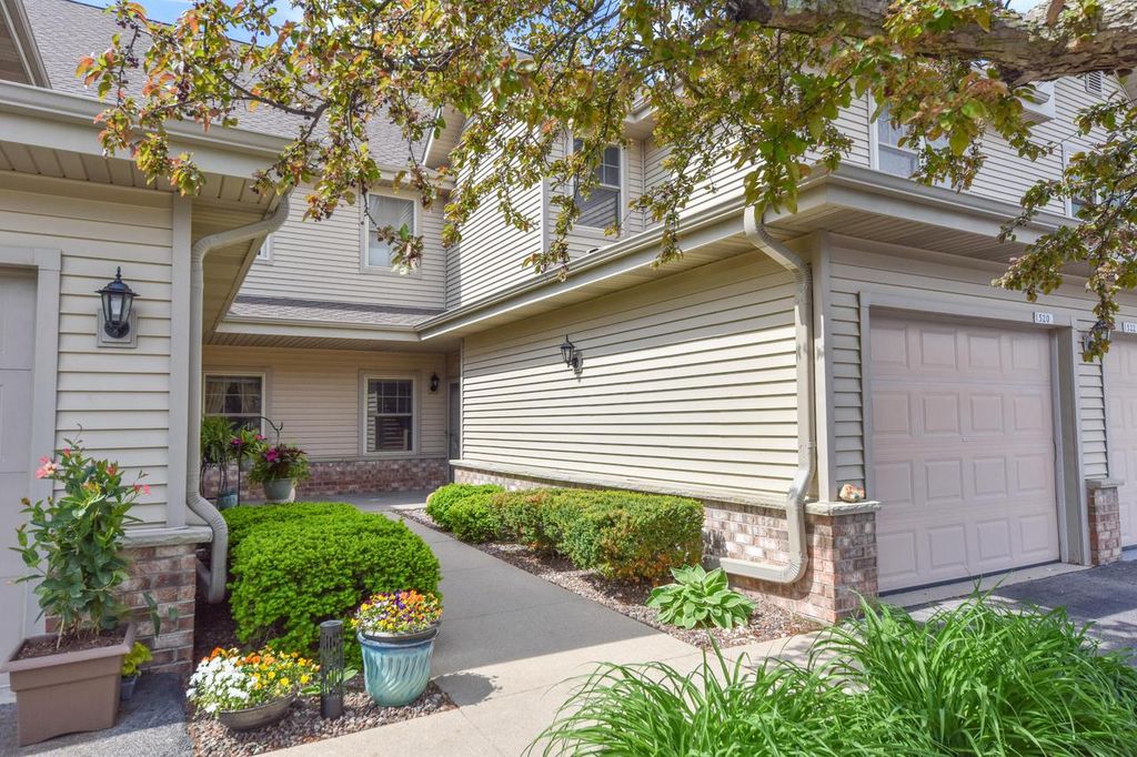 1522 Iroquois AVENUE, Grafton, WI 53024