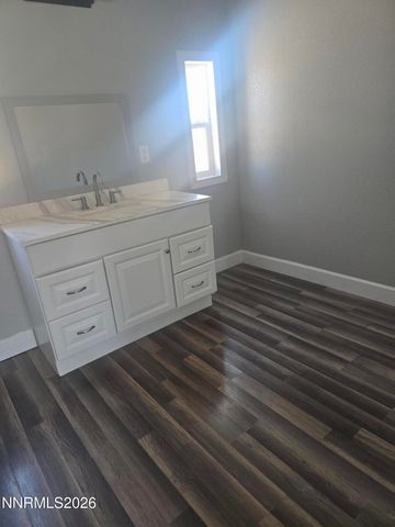 1060 S Lee Avenue, Fallon, NV 89406