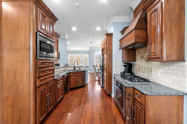 2714 Kings Retreat Circle, Houston, TX 77345