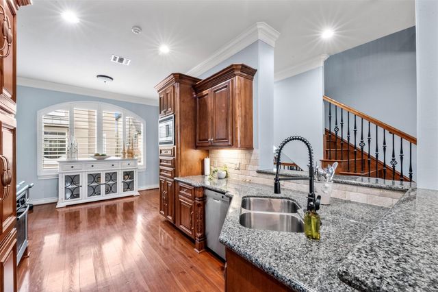 2714 Kings Retreat Circle, Houston, TX 77345