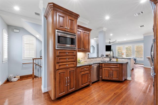 2714 Kings Retreat Circle, Houston, TX 77345