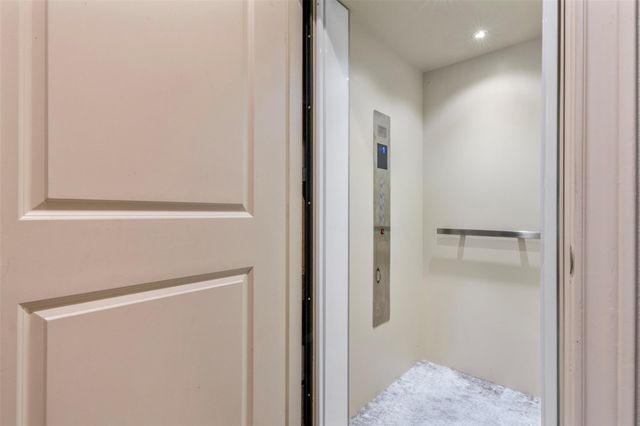 2714 Kings Retreat Circle, Houston, TX 77345