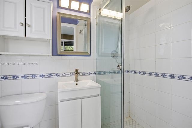 2120 SW 16th St, Miami, FL 33145