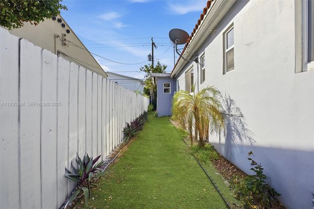 2120 SW 16th St, Miami, FL 33145