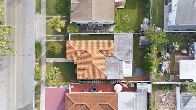 2120 SW 16th St, Miami, FL 33145