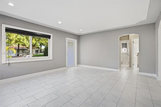 2120 SW 16th St, Miami, FL 33145