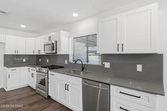 4239 E 4th Street, Tucson, AZ 85711