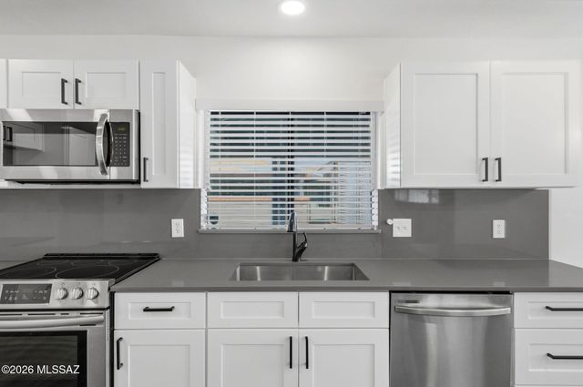 4239 E 4th Street, Tucson, AZ 85711