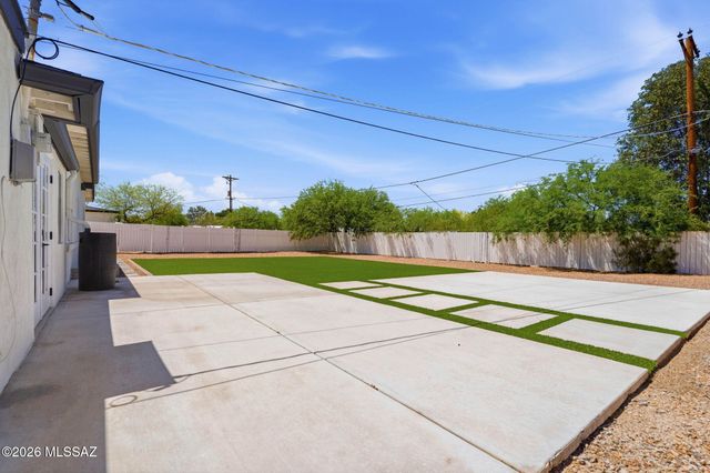 4239 E 4th Street, Tucson, AZ 85711