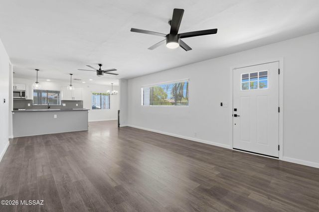 4239 E 4th Street, Tucson, AZ 85711