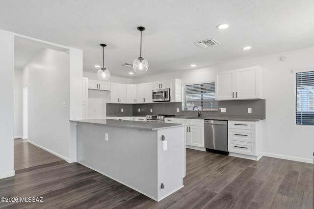 4239 E 4th Street, Tucson, AZ 85711