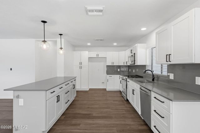 4239 E 4th Street, Tucson, AZ 85711