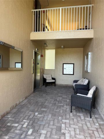 5914 Regal Glen Drive 205, Boynton Beach, FL 33437