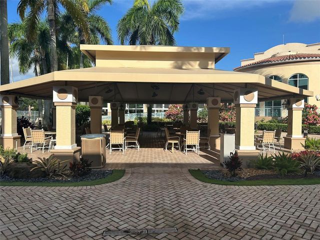 5914 Regal Glen Drive 205, Boynton Beach, FL 33437