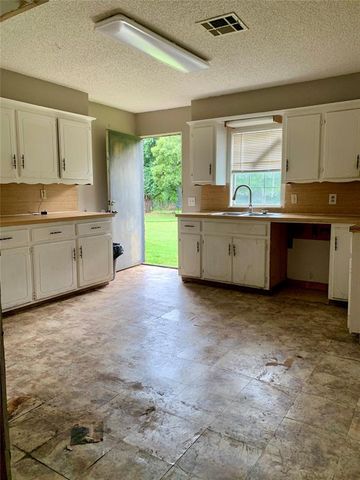 1617 N Westminster Road, Nicoma Park, OK 73130