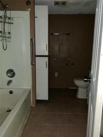 1617 N Westminster Road, Nicoma Park, OK 73130