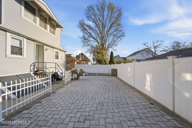 11 Gladney Avenue, Toms River, NJ 08753