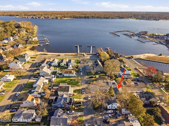 11 Gladney Avenue, Toms River, NJ 08753