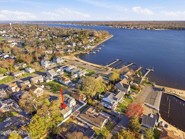 11 Gladney Avenue, Toms River, NJ 08753