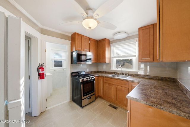 11 Gladney Avenue, Toms River, NJ 08753