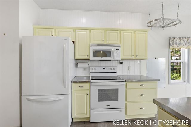 7786 Thornburst Court, Byron Center, MI 49315