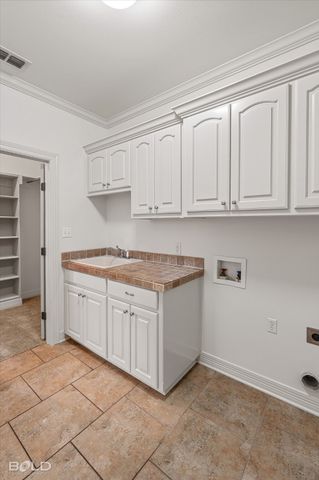 524 Half Moon Lane, Bossier City, LA 71111